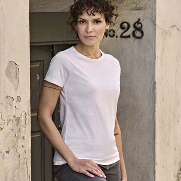 Naisten Luxury Tee Thumbnail